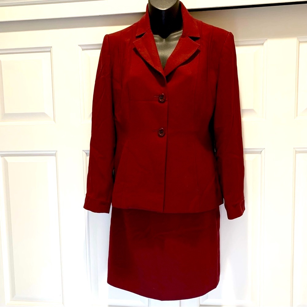 Vintage 90s Hugo Buscati Wine Maroon Skirt Blazer Suit  2 piece , Size 6 P